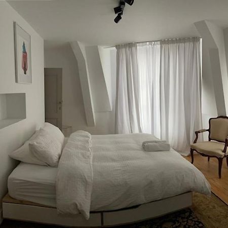 Duplex Dernier Etage Avec Terasse A Deux Pas De La Grand Place Брюссель Екстер'єр фото