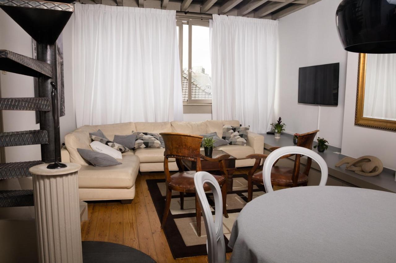 Duplex Dernier Etage Avec Terasse A Deux Pas De La Grand Place Брюссель Екстер'єр фото