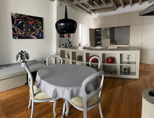 Duplex Dernier Etage Avec Terasse A Deux Pas De La Grand Place Брюссель Екстер'єр фото