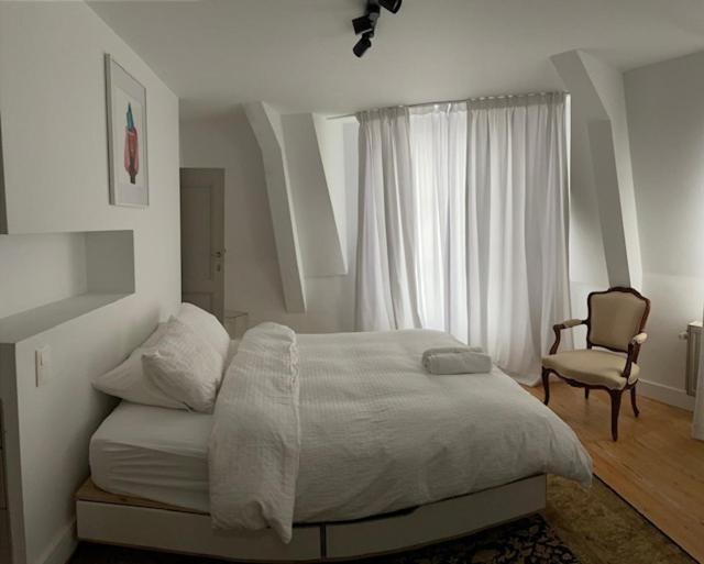 Duplex Dernier Etage Avec Terasse A Deux Pas De La Grand Place Брюссель Екстер'єр фото